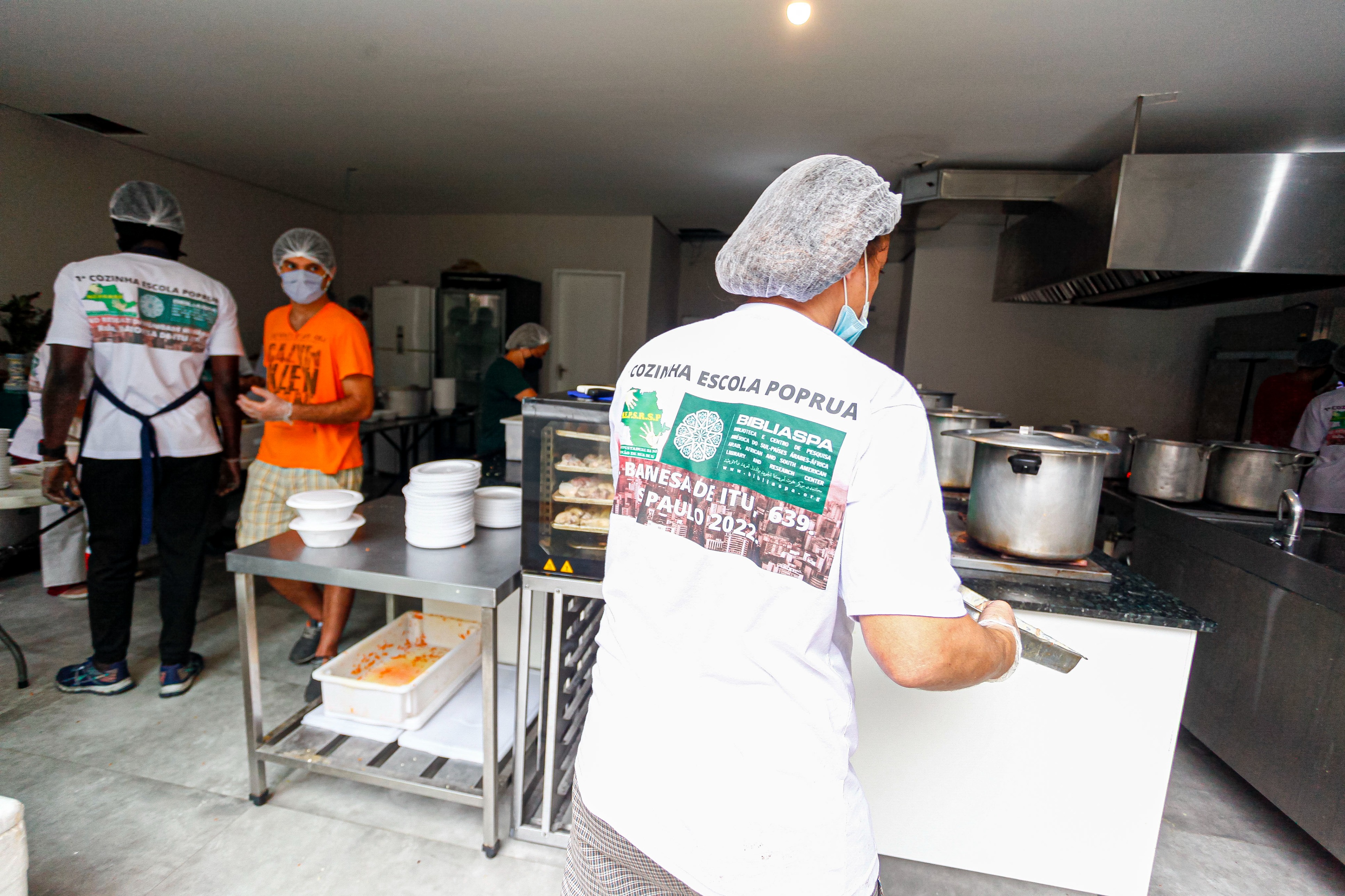 999931-O Projeto Cozinha Escola Solidária é a primeira escola de profissionalização para população em situação de rua na capital