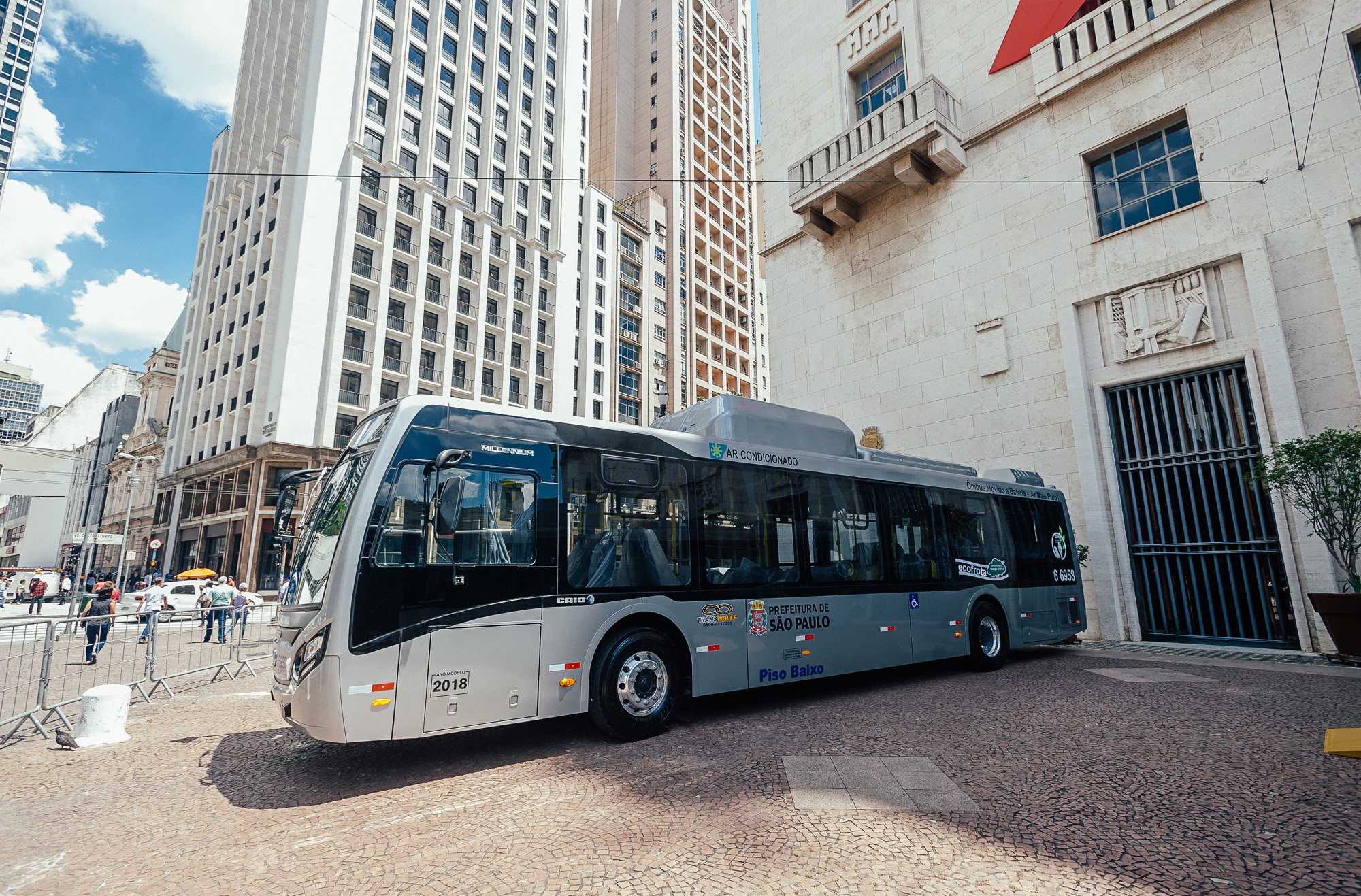 976259-Entrega de Veículos Elétricos para a Cidade de São Paulo